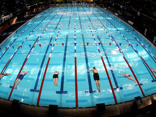 Swimming pool start line
