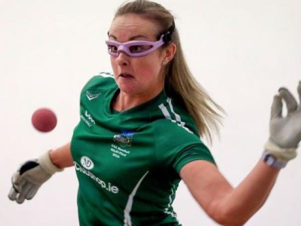 Martina McMahon Handball