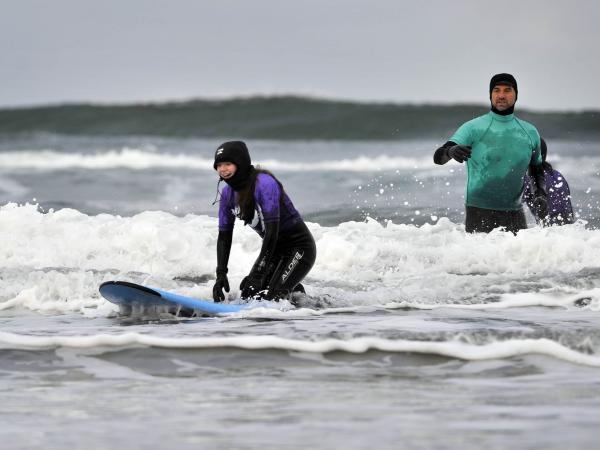 Her Moves Surf
