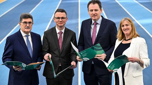 Ministers, Úna, John